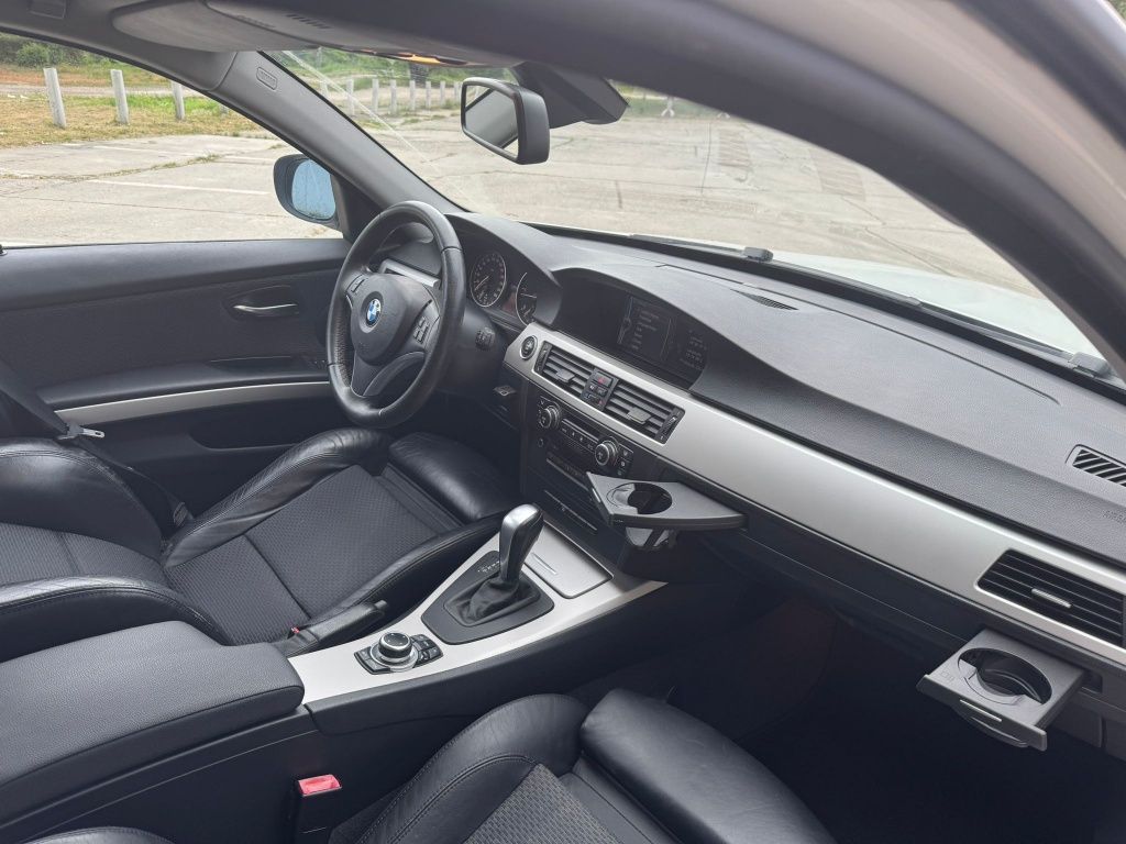 BMW E90 320d automat