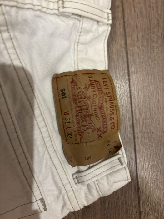Blugi Levi’s S, albi