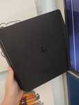 PlayStation 4 + controller