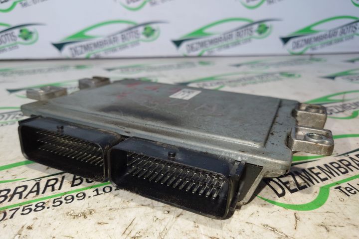 Calculator motor ECU S110140011 A Dacia Logan prima generatie