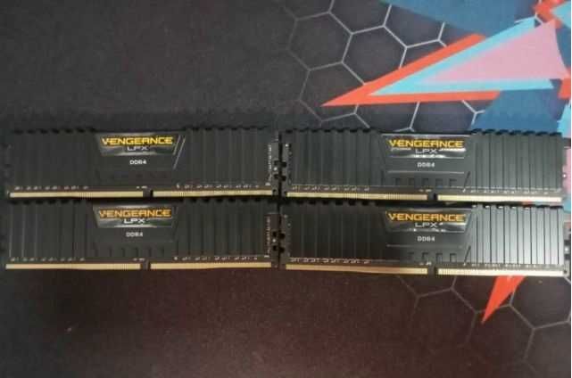 Рам памети за компютър 128 GB Corsair VENGEANCE LPX (4x32GB) DDR4