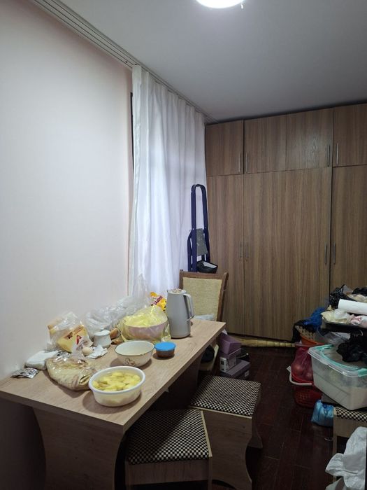 Срочно продаеться в чирчике 3 микрарайоне