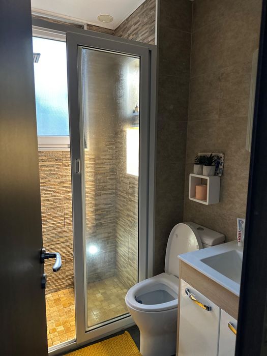 Inchiriez casa  cu 3 dormitoare in cartierul uniri