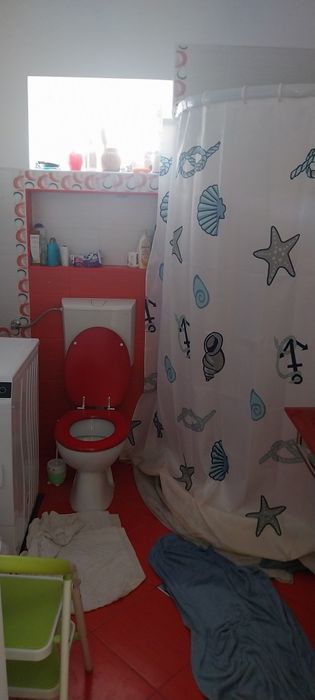 Vând urgent casă in comuna Seleuș..Pret: 80000 euro Negociabil