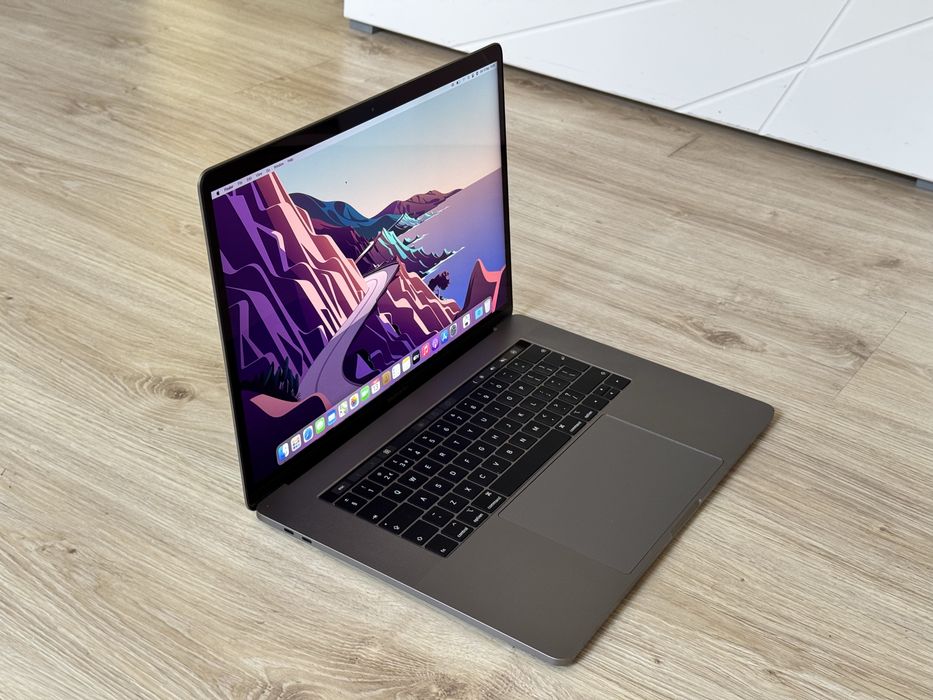 НОВ 15.4’ Core i9/Macbook Pro 15’ 2019/16GB Ram/512GB SSD/Radeon 4GB