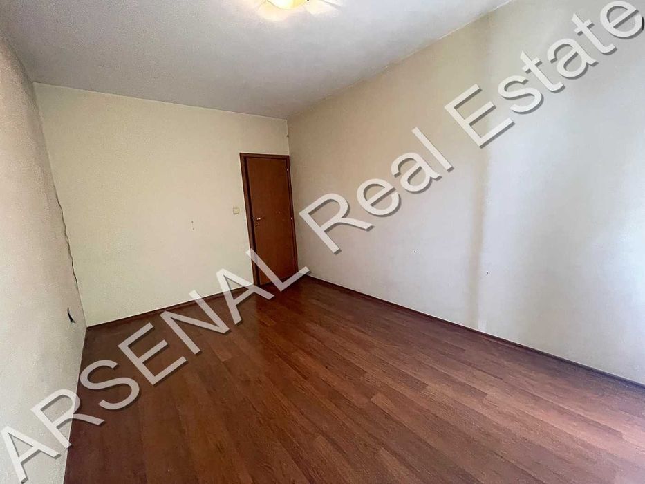 Продажба на двустаен апартамент, Медицинска академия