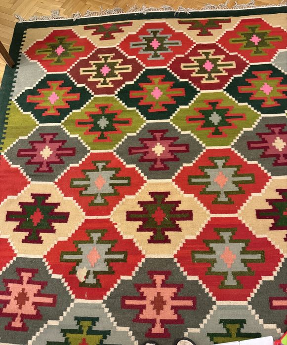 Автентичен чипровски килим