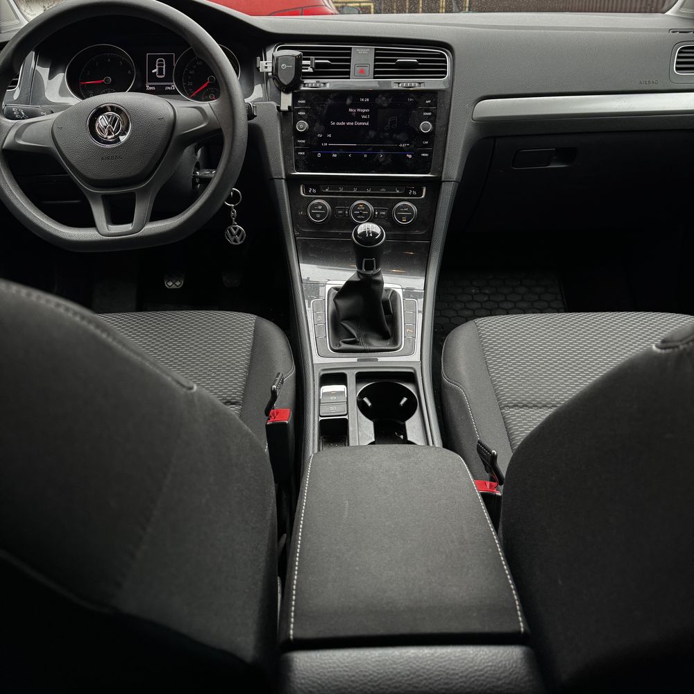 Vand Volkswagen golf 7 sau shimb detali mai jos