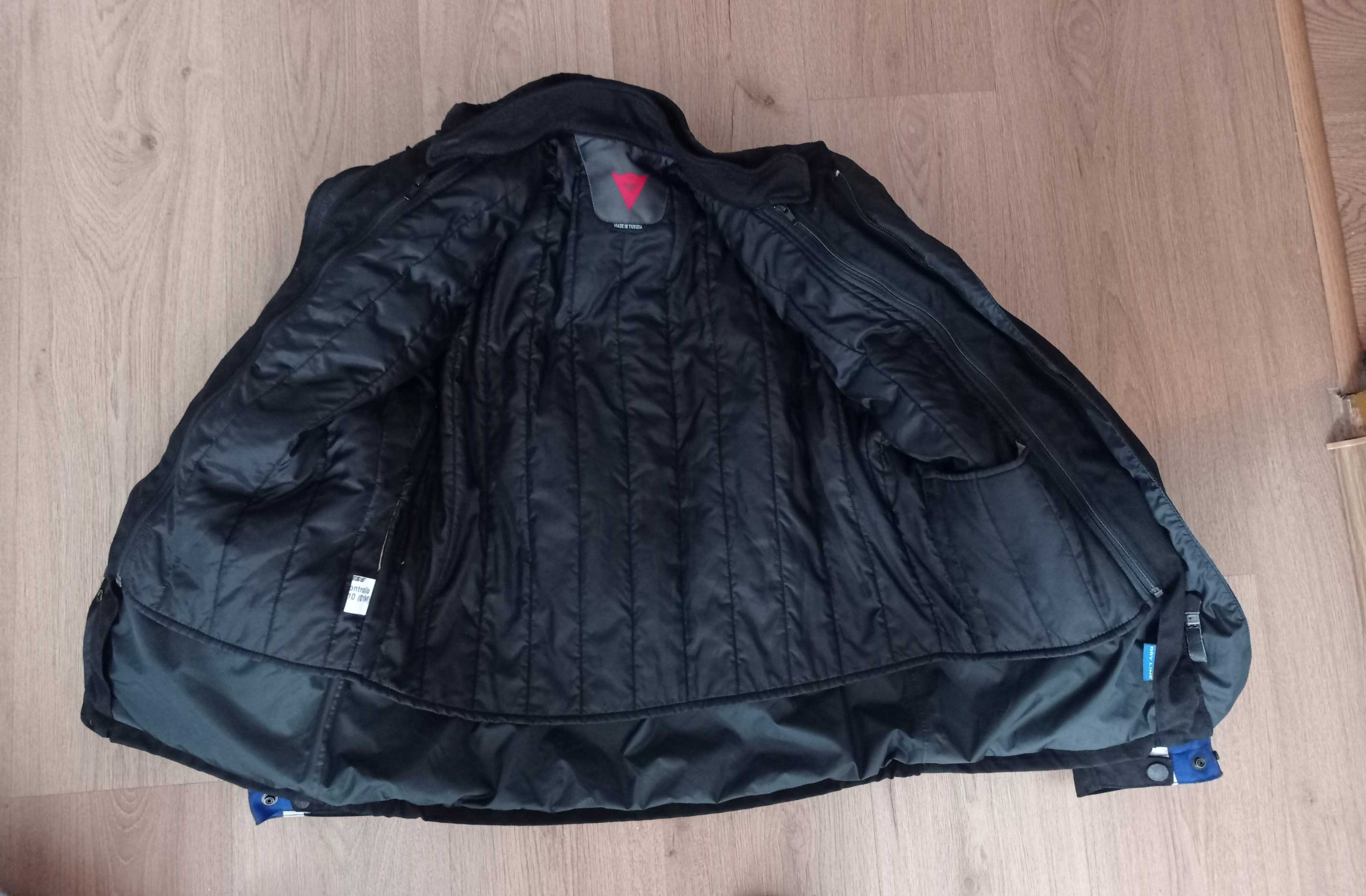 Мото яке с протектори DAINESE