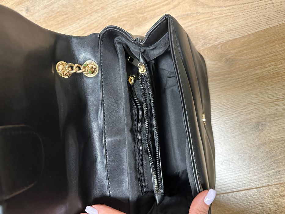 Нова черна чанта