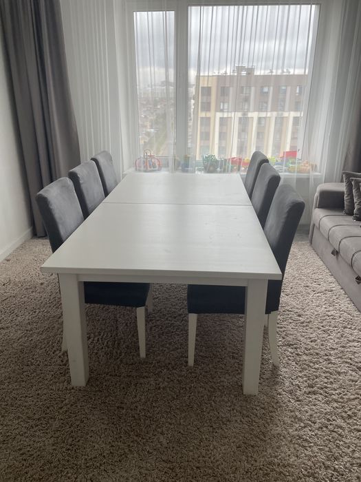 Стол со стульями