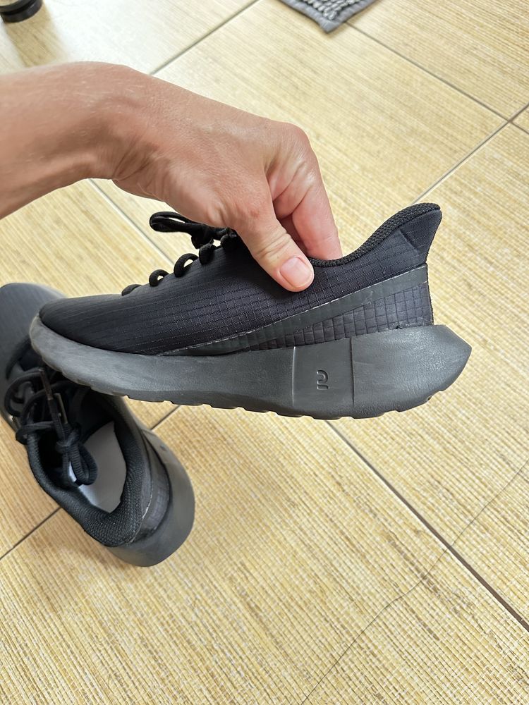 Adidasi sport Dechatlon