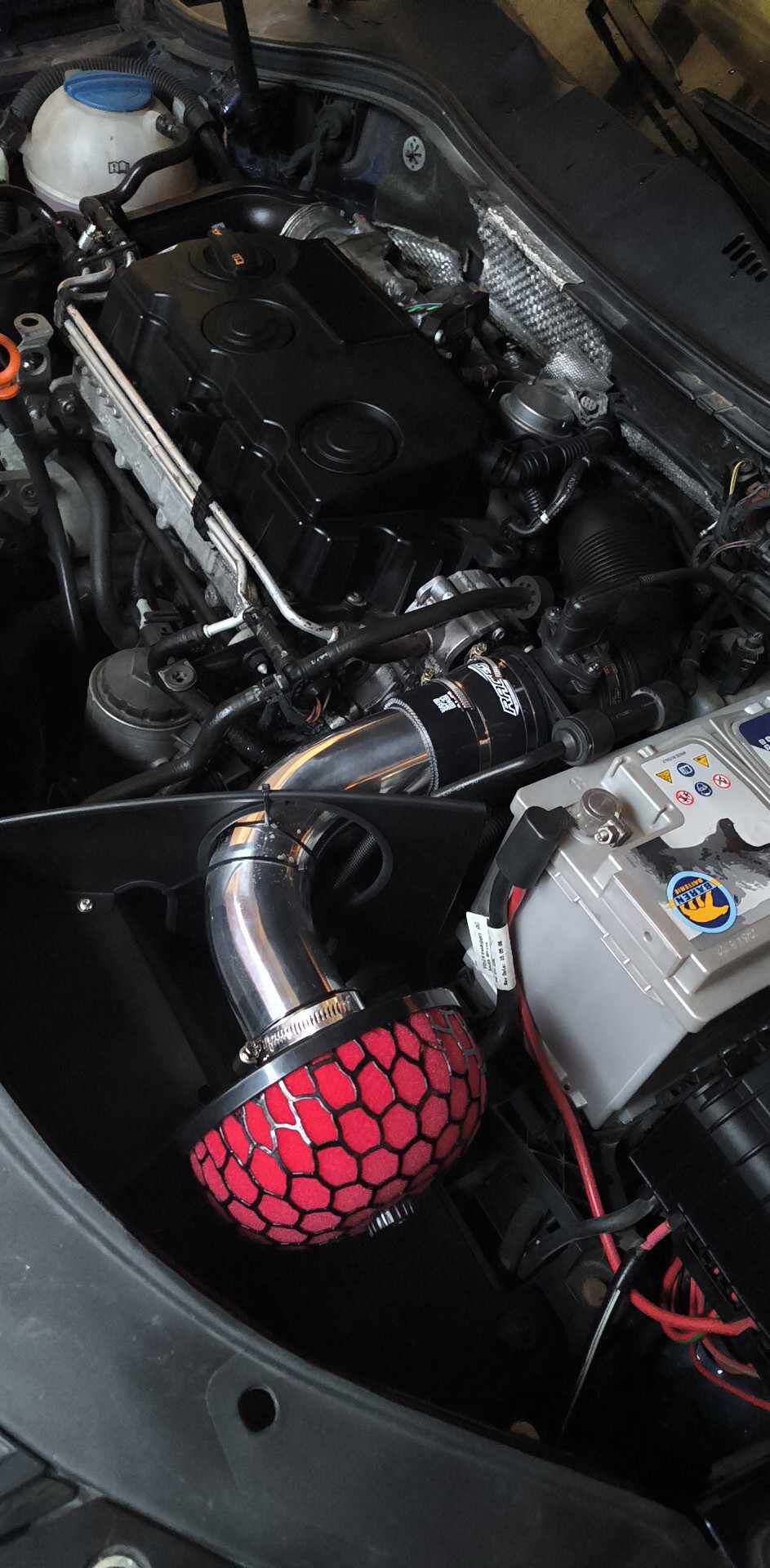 HeatShield за Aftermarket интейк за PASSAT B6,B7 , GOLF 5 , Skoda, Sea