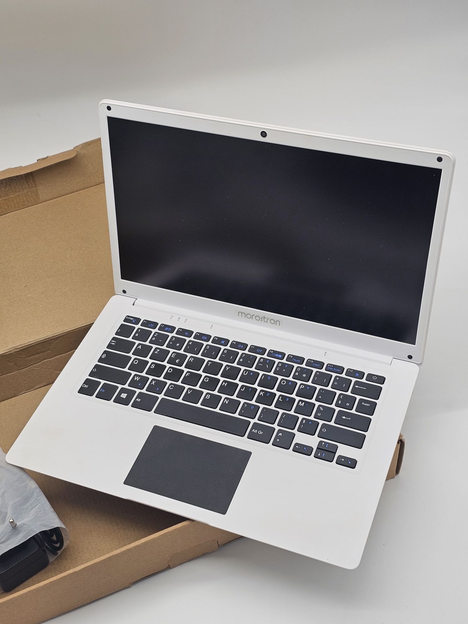 Laptop Morostron 14.1 inch, Windows 11, ecran IPS ultra subțire Full H