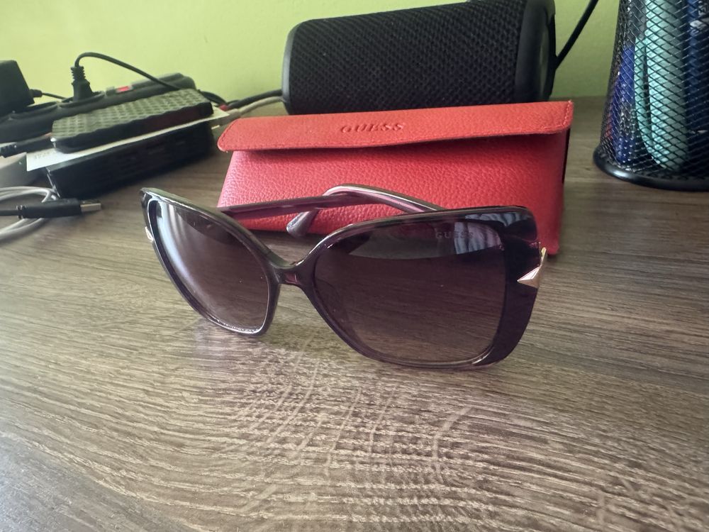 Дамски слънчеви очила Guess