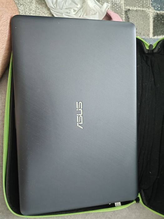 Leptop Asus Vivobook