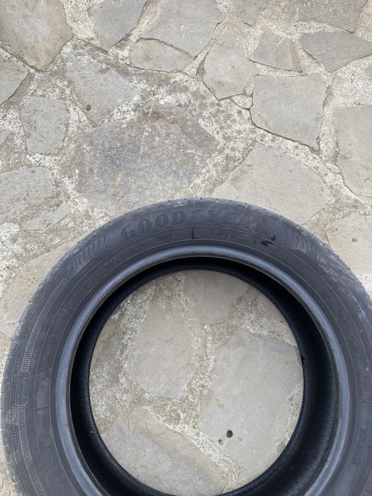 vand 2 cauciucuri goodyear 17