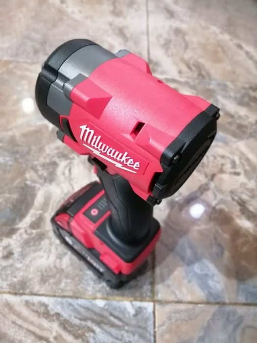 Impact înșurubat milwaukee cu baterie de 6A