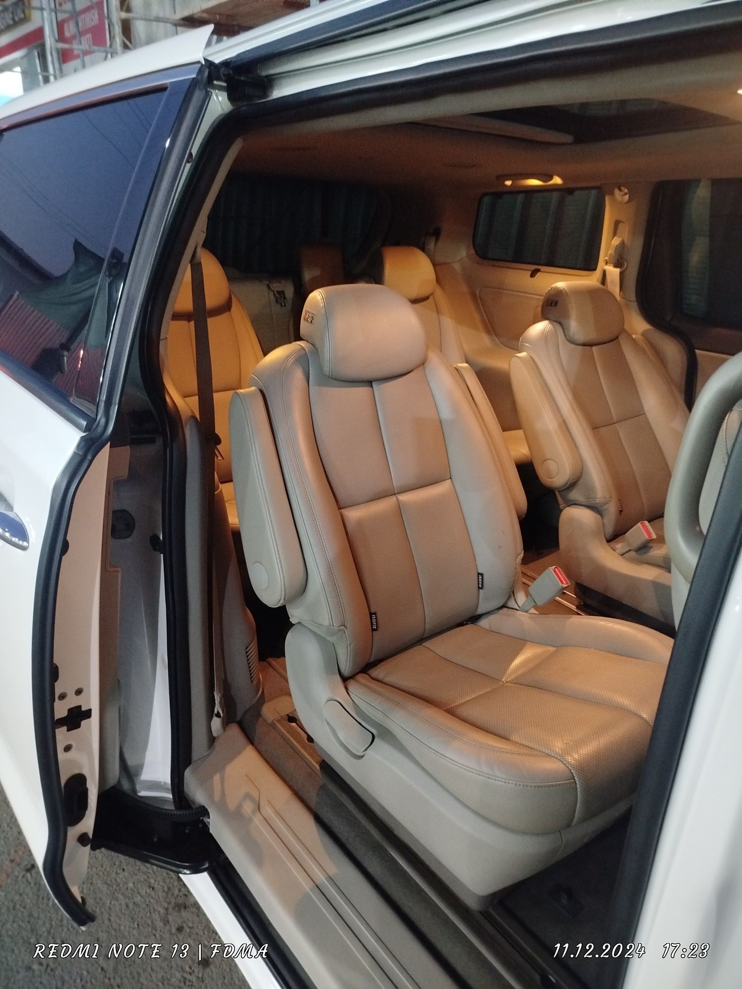 Продам Kia Carnival