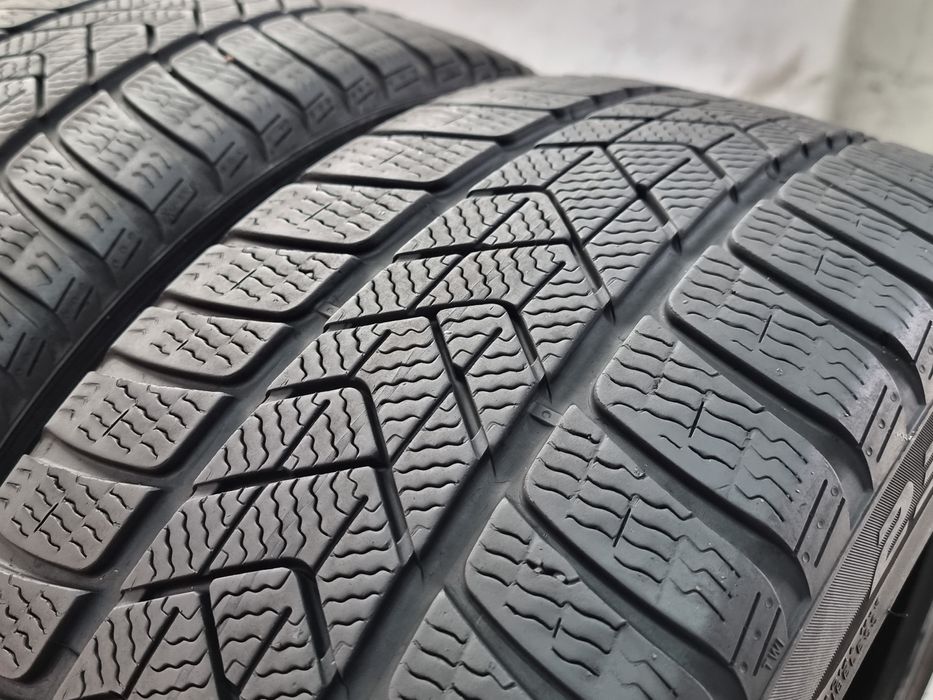 "Dot 24" 235/45/18 Pirelli 2Броя: 300лв 6.3мм