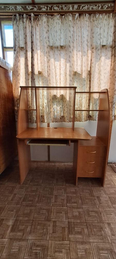 Продам компьютерный столик