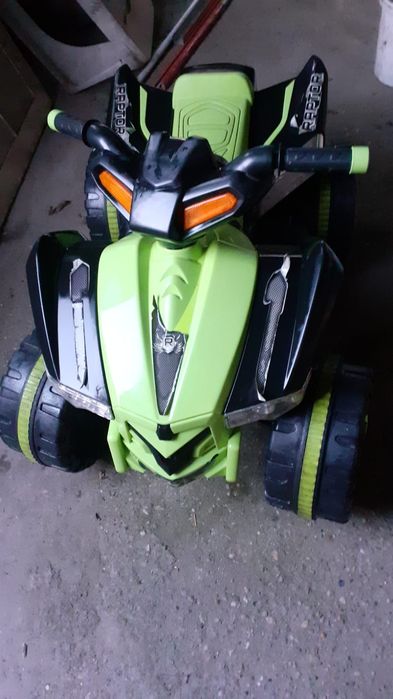 Vând ATV COPII  cu  incarcare electrica