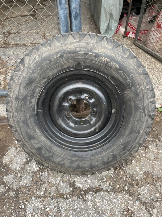 Гуми GOODYEAR и джанти за Уаз