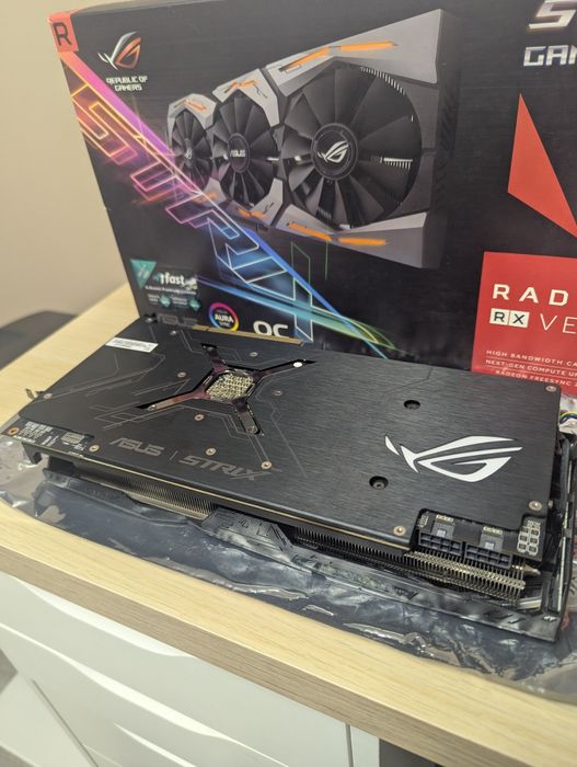 Видео Карта Radeon RX Vega 64 Asus ROG Strix Gaming OC Edition 8GB