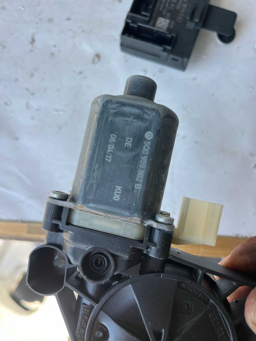 Стъклоповдигач Skoda Octavia