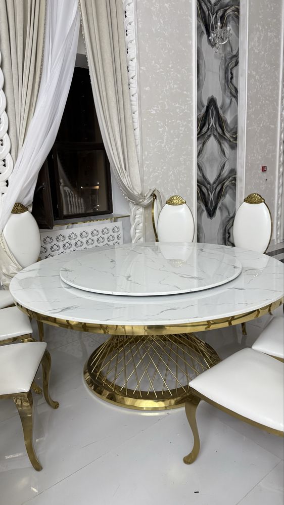 Продам стол  стульчикдля ресторана