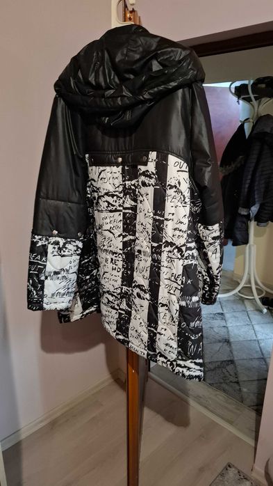 Черно бяло ново яке с качулка