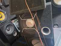 sistem audio auto 1000w subwoofer jbl amplificator magnat boxe crunch