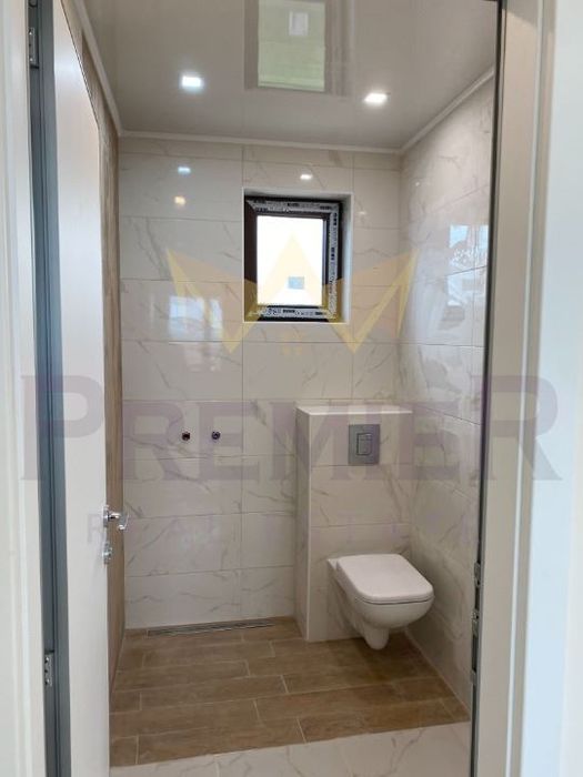 Продава се Тристаен апартамент в Варна, Изгрев - 119 кв.м за 1912 €/кв.м - Снимка #8