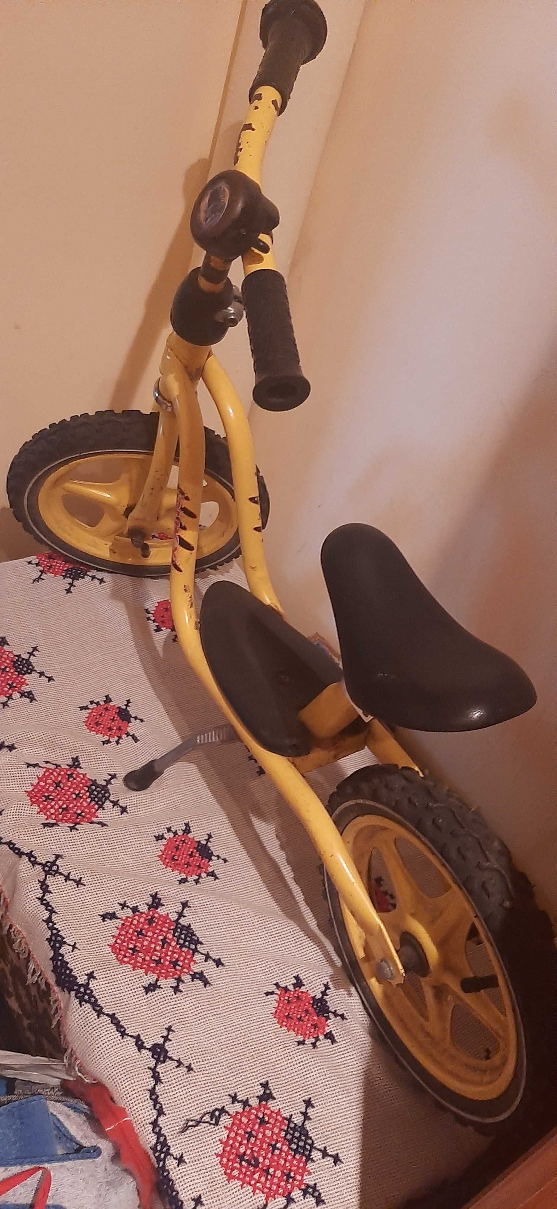 Vând bicicletă fără pedale