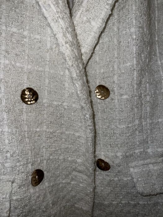 Елегантно бяло сако