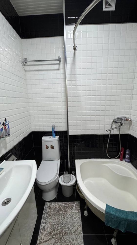 Gulzorda 3 xonali uy sotiladi