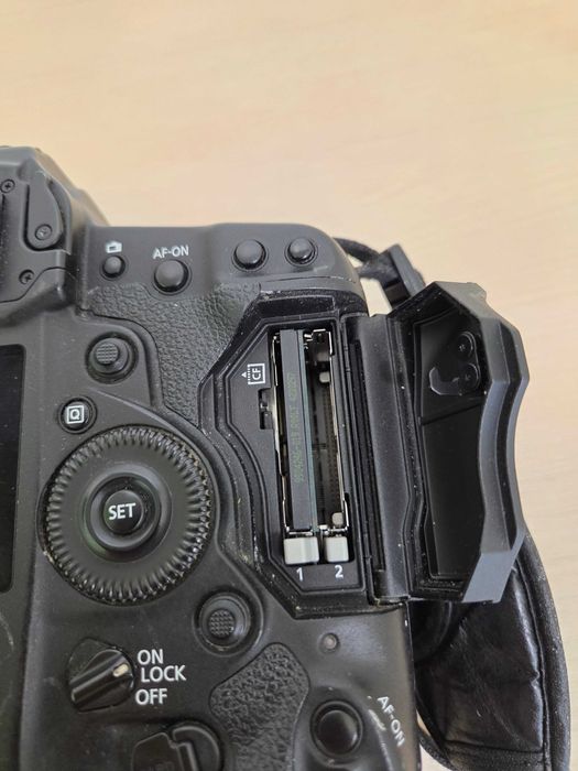 Aparat Foto Canon EOS-1DX (AG27 Gara2 b. 72136) - garantie 2 ani!