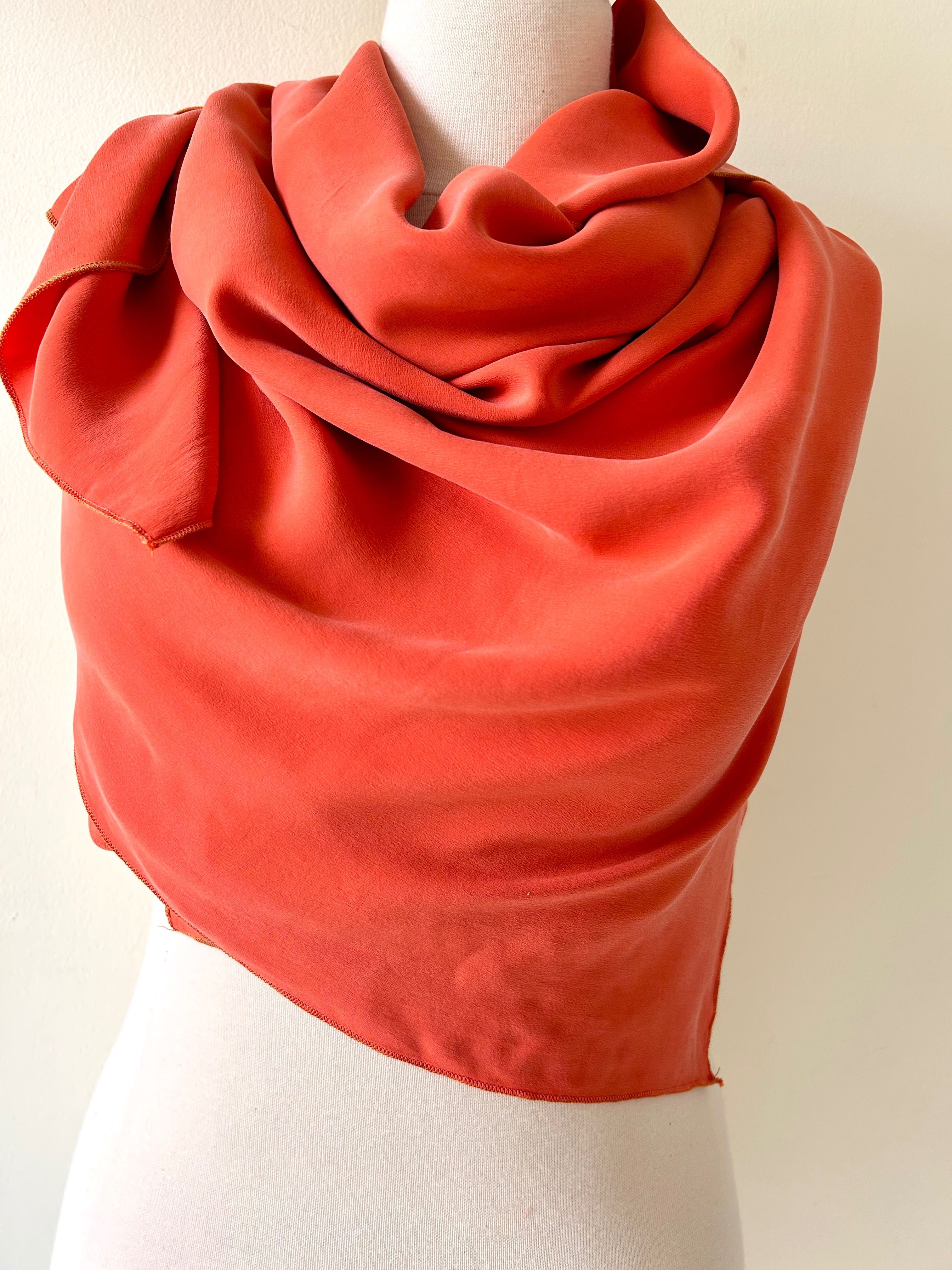 Голям копринен шал  в наситен оранжев цвят