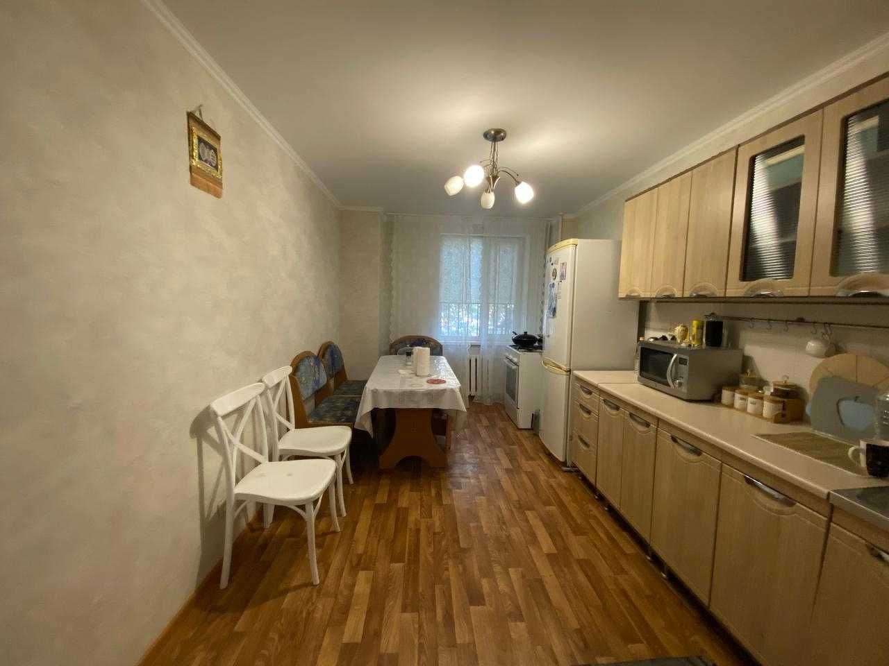 срочно продается 2-х к.кв в 12 мкрн