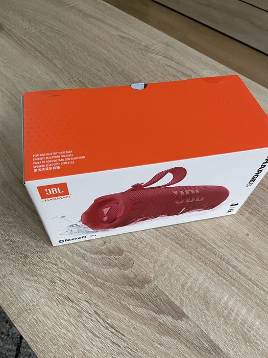 JBL Charge 6 чисто нов - неразопакован, червен