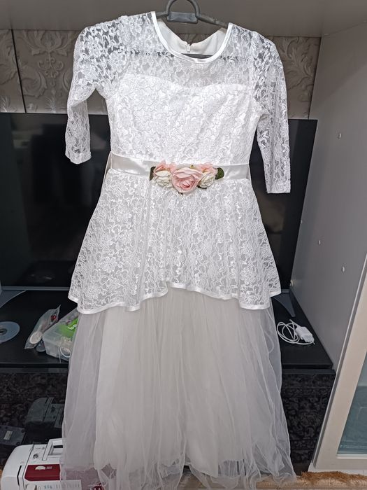 Продам платье на 7-8-9 лет Турция