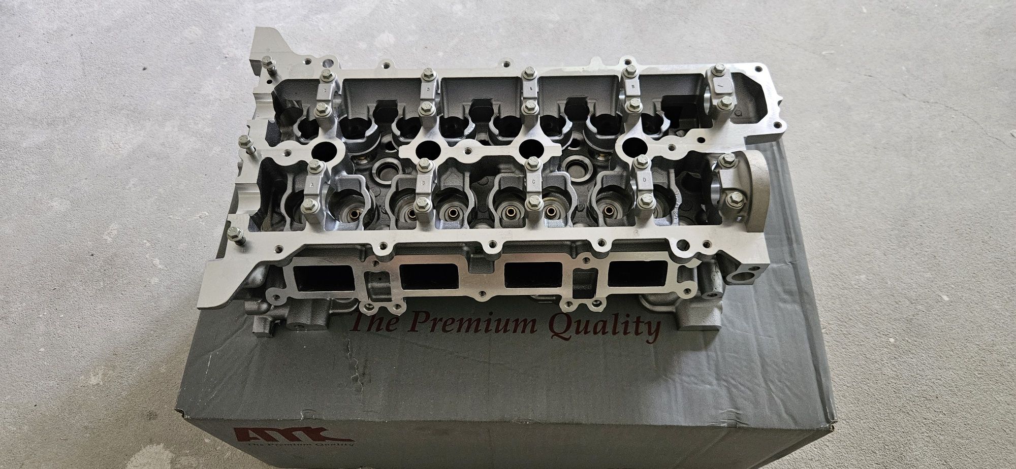 Цилиндрова глава за двигател HRA2DDT (Nissan, Renault) - без пета