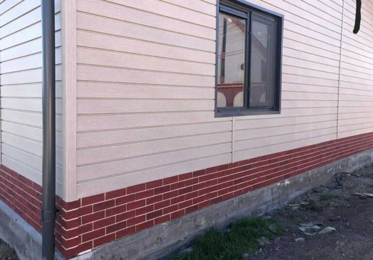 Casa, garaje auto pe structura metalica si panou sandwich termoizolant