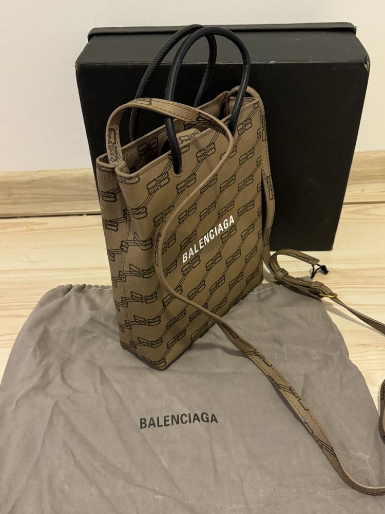 Уникална чантичка Gucci /Balenciaga 21*17*6cm monogram Khaki bag 2024