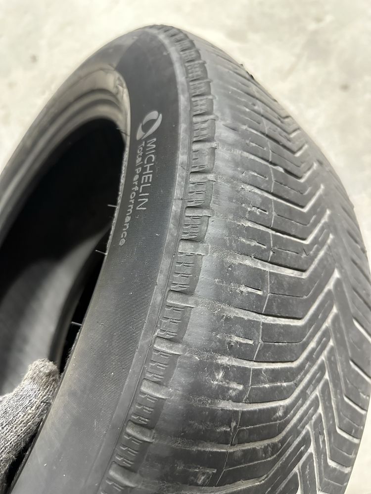 Балон MICHELIN 235/55 R19