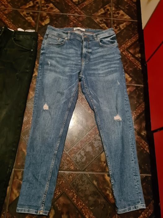 Blugi 2 perechii  la 50 lei perechea Timișoara