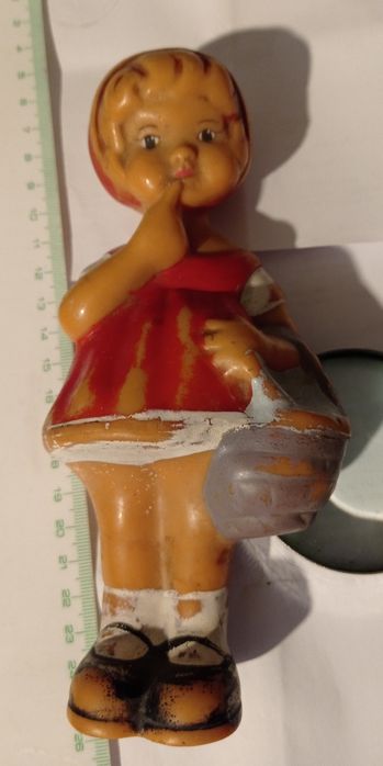 Vând/Schimb figurine din cauciuc.Preț în funcție de jucăria aleasă.