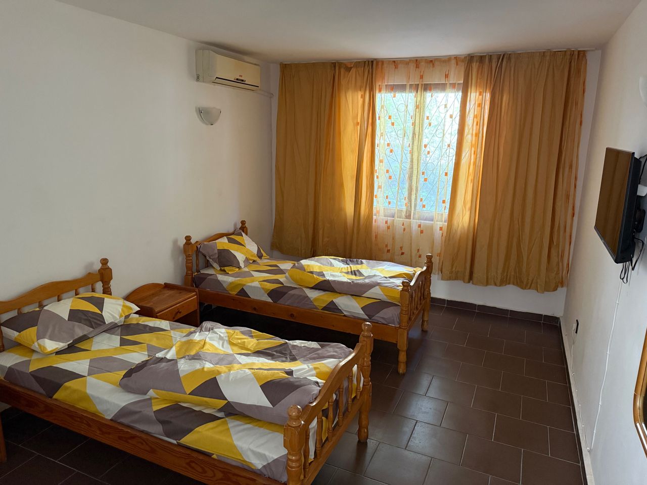 Дава се под наем Къща в Свети Влас - 550 кв.м за 20400 € - Снимка #12