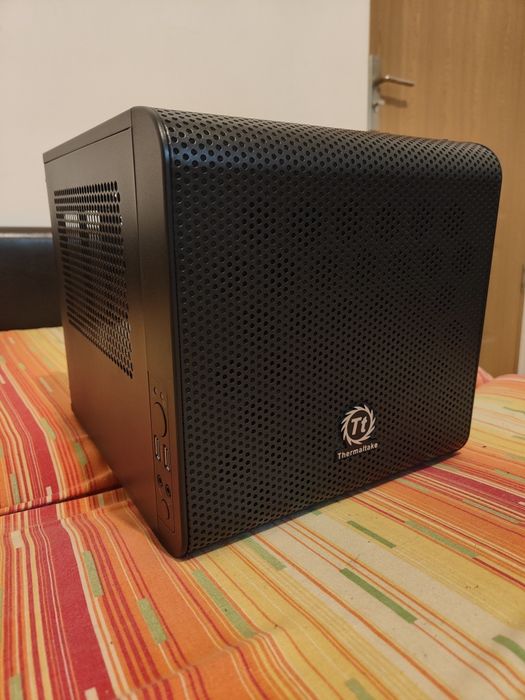 Carcasa Thermaltake core V1 ITX cube