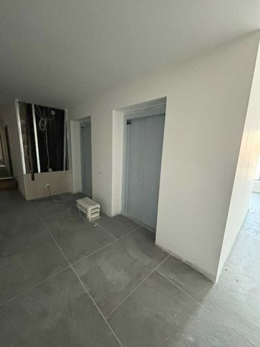 Продава се Двустаен апартамент в Варна, Възраждане 1 - 70 кв.м за 911 €/кв.м - Снимка #2